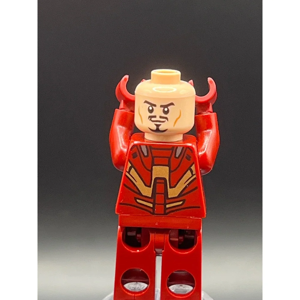 LEGO Marvel Iron Man Mark 7 Minifigure Tony Stark Armor sh0231